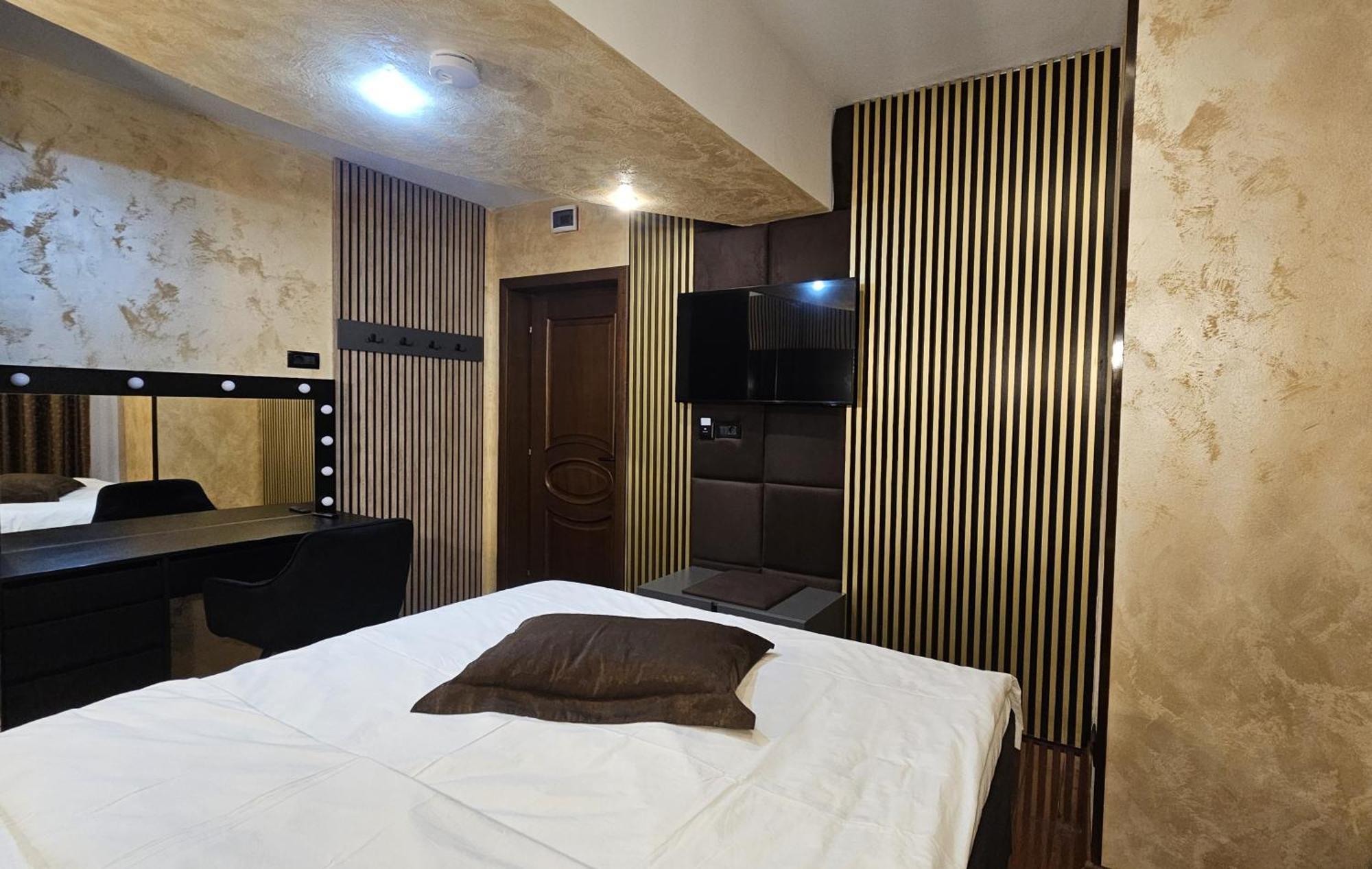 Simple Villa Rooms National Arena Self Check In Bucharest Exterior photo
